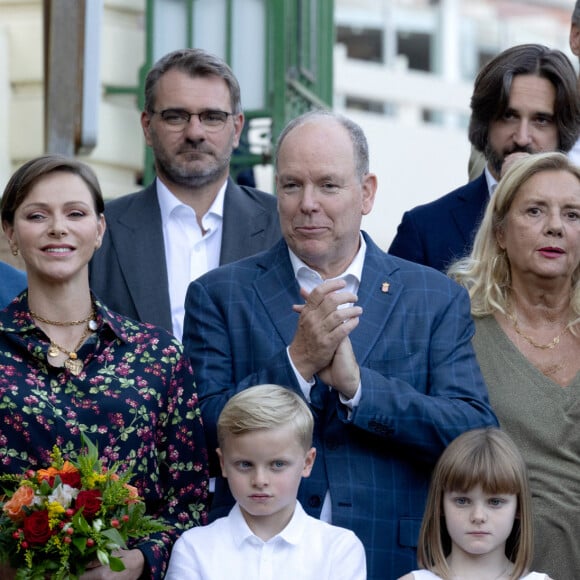 Jazmin Grace leur a donc adressé un message plein d'amour l'occasion
La princesse Charlene de Monaco, Le prince Albert II de Monaco, La princesse Gabriella de Monaco, comtesse de Carladès, Le prince Jacques de Monaco, marquis des Baux et Dimitri Rassam lors du traditionnel pique-nique "U Cavagnëtu" au parc Princesse Antoinette à Monaco le 9 septembre 2023. © Claudia Albuquerque / Bestimage