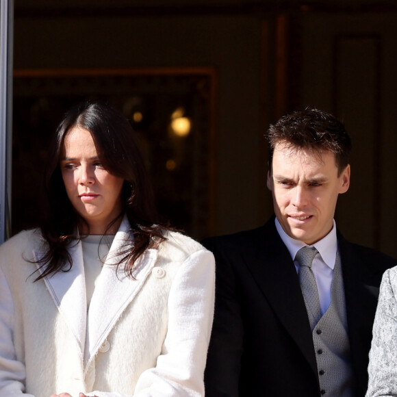 Et qu'il était très proche de lui et de sa soeur Pauline.
Pauline Ducruet, Louis Ducruet et leur mère, La princesse Stéphanie de Monaco - La famille princière de Monaco au balcon du palais, à l'occasion de la Fête Nationale de Monaco. Le 19 novembre 2023 © Dominique Jacovides-Bruno Bebert / Bestimage 