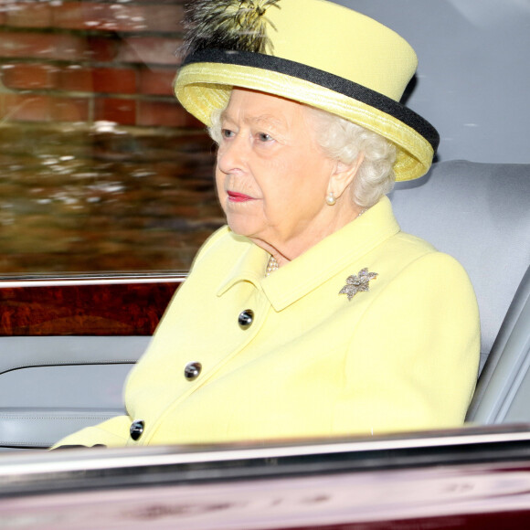 La reine Elizabeth II d'Angleterre - La famille royale britannique assiste à la messe dominicale en l'église Sainte-Marie-Madeleine, à Sandringham, le 29 décembre 2019. © Imago / Panoramic / Bestimage 