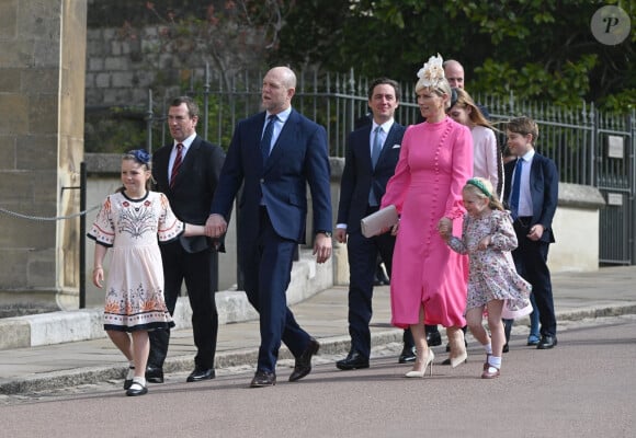 Mike et Zara Tindall et leurs filles Mia et Lena, La princesse Beatrice d'York et son mari Edoardo Mapelli Mozzi, Le prince William, prince de Galles, Le prince George de Galles - La famille royale du Royaume Uni arrive à la chapelle Saint George pour la messe de Pâques au château de Windsor le 9 avril 2023. 