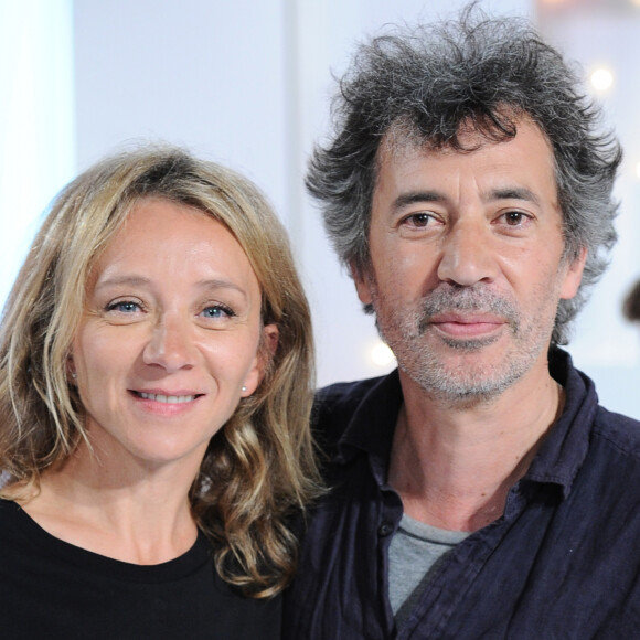 Exclusif - Sylvie Testud et Eric Elmosnino - Enregistrement de l'émission ' Vivement Dimanche Prochain ' au studio Gabriel. Diffusion le 08/09/2019 sur France 2. © Guillaume Gaffiot / Bestimage.