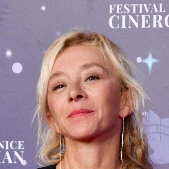 Depuis plus de deux ans, la comédienne habite à deux pas [du Louvre, ndlr] : 'Je vis avec la Joconde'" plaisante-t-elle auprès du quotidien "Le Monde"
Sylvie Testud, membre du jury - Personnalités au photocall de la 3ème soirée de la 5ème édition du festival CinéRoman au cinéma Pathé Gare du Sud à Nice. Le 4 octobre 2023 © Bruno Bebert / Bestimage