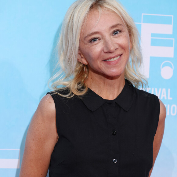 Sylvie Testud lors du photocall de la soirée de clôture de la 25ème édition du Festival de la fiction de la Rochelle, France, le 16 septembre 2023. © Denis Guignebourg/Bestimage 