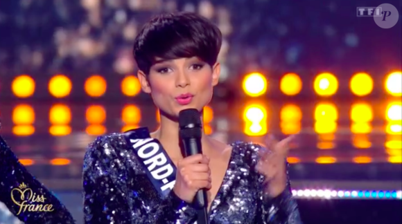 Beaucoup lui reprochaient, alors, d'être "trop mince". Capture de l'élection de Miss France 2024 diffusée sur TF1 ce samedi 16 décembre 2023