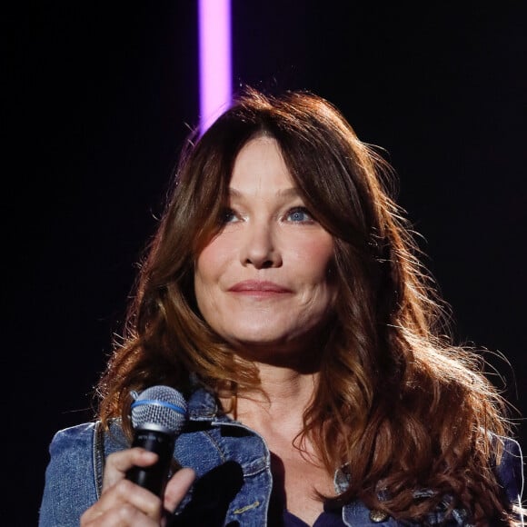 Exclusif - Carla Bruni-Sarkozy - Enregistrement de l'émission "La fête de la Chanson française" au Dôme à Paris, présentée par L.Thilleman et A.Manoukian, et diffusée le 22 décembre sur France 3 © Christophe Clovis / Bestimage 