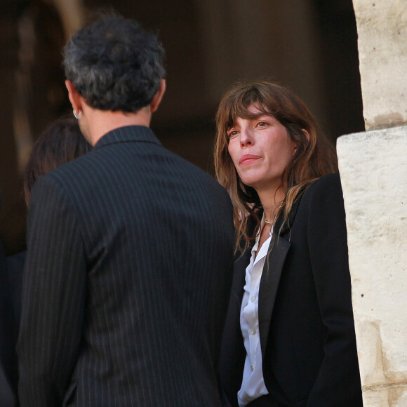 Lou Doillon - Sorties des obsèques de Jane Birkin en l'église Saint-Roch à Paris. Le 24 juillet 2023 © Jonathan Rebboah / Panoramic / Bestimage 