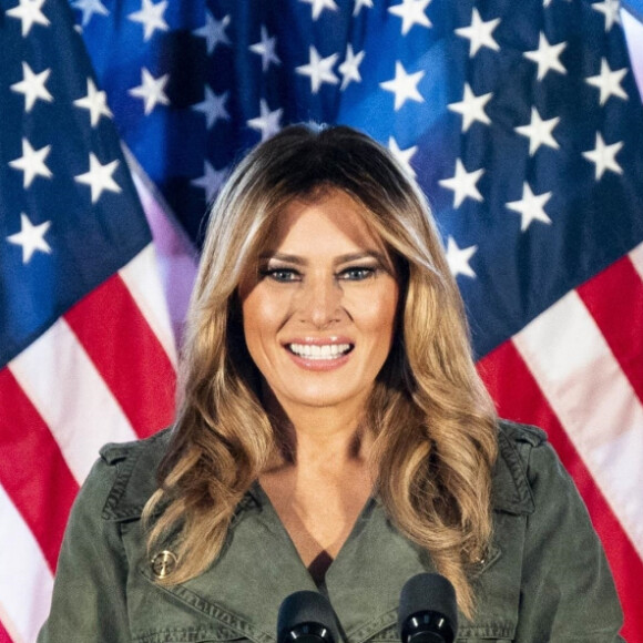 Mais Melania est une femme de l'ombre de pouvoir...
La première dame Melania Trump - Discours lors du rally du président Donald Trump à Stoneybrooke à Atglen, le 27 octobre 2020 