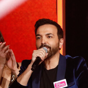 Exclusif - Kamel Ouali et sa troupe "Mon premier cabaret" - Enregistrement de l'émission "Tout le monde chante contre le cancer, les stars relèvent le défi" dans le cadre du gala de l'association "Tout le monde chante contre le cancer" présentée par J.Anthony au Dôme de Paris, et diffusée le 4 janvier sur W9. Le 22 novembre 2022 © Christophe Clovis-Coadic Guirec / Bestimage