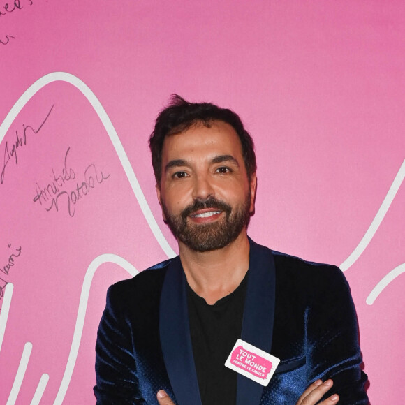 Exclusif - Kamel Ouali - Backstage - Enregistrement de l'émission "Tout le monde chante contre le cancer, les stars relèvent le défi" dans le cadre du gala de l'association "Tout le monde chante contre le cancer" présentée par J.Anthony au Dôme de Paris, et diffusée le 4 janvier sur W9. Le 22 novembre 2022 © Coadic Guirec-Christophe Clovis / Bestimage