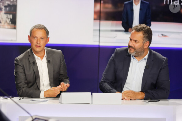 Marc-Olivier Fogiel (directeur général de BFMTV), Bruce Toussaint - Conférence de presse de rentrée de BFMTV saison 2021/2022 à l'Altice Campus à Paris, France, le 25 août 2021. © Christophe Clovis/Bestimage