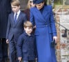 Et non un short.
Le prince Louis de Galles et sa maman Kate Middleton à Sandringham, Norfolk.