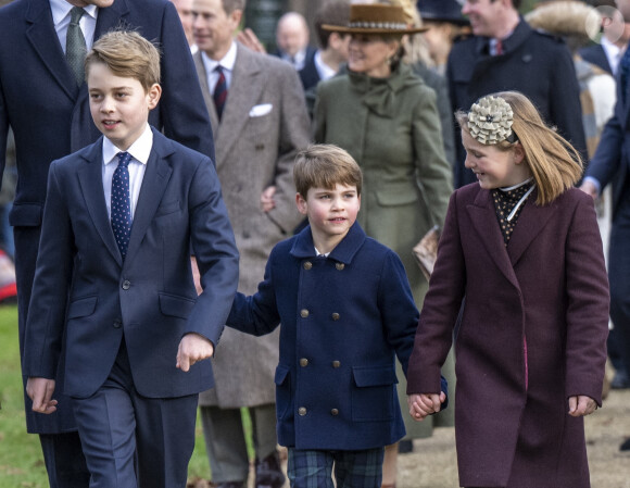 Comme le veut pourtant la tradition.
Mia Tindall, le prince Louis de Galles et son frère George à Sandringham, Norfolk.