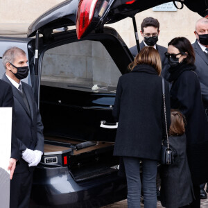 Christyne et Serge Ulliel (parents du défunt), Gaëlle Pietri (ex-compagne du défunt) et son fils Orso - Sorties des obsèques (bénédiction) de Gaspard Ulliel en l'église Saint-Eustache à Paris. Le 27 janvier 2022 © Jacovides-Moreau / Bestimage 