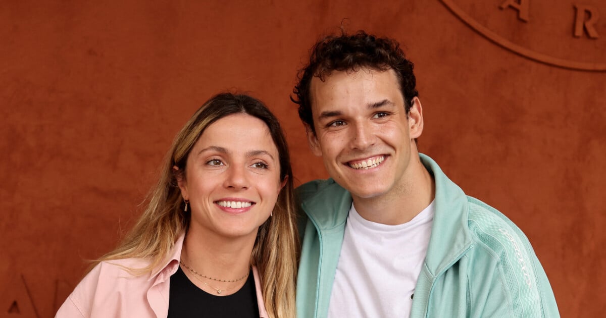 PHOTOS Théo Curin en Thaïlande avec sa nouvelle copine, qui dévoile son  joli bronzage en maillot - Purepeople