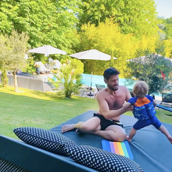 Mais celui qui en profite le plus, c'est sans doute son fils Valentin
Christophe Beaugrand partage des images de sa superbe maison en banlieue parisienne sur Instagram.