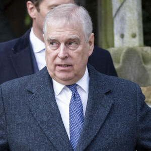 L'affaire Epstein n'est pas prête de prendre fin surtout après les dernières révélations dans la presse. 
Le prince Andrew, duc d’York - Les membres de la famille royale britannique lors de la messe du matin de Noël en l'église St-Mary Magdalene à Sandringham. 