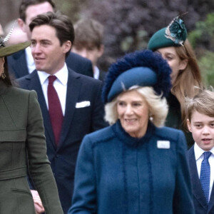 Le prince William, prince de Galles, Catherine (Kate) Middleton, princesse de Galles, la princesse Charlotte de Galles, le roi Charles III d'Angleterre et Camilla Parker Bowles, reine consort d'Angleterre - La famille royale d'Angleterre assiste au service religieux de Noël à l'église St Mary Magdalene à Sandringham, Norfolk, Royaume Uni, le 25 décembre 2022. 