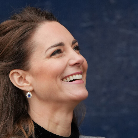 "Nous souhaitons à la princesse de Galles un très joyeux anniversaire" est-il écrit 
Catherine (Kate) Middleton, duchesse de Cambridge, arrive pour une visite à la fondation Trinity Buoy Wharf, un site de formation pour les arts et la culture à Londres, Royaume Uni, le jeudi 3 février 2022.