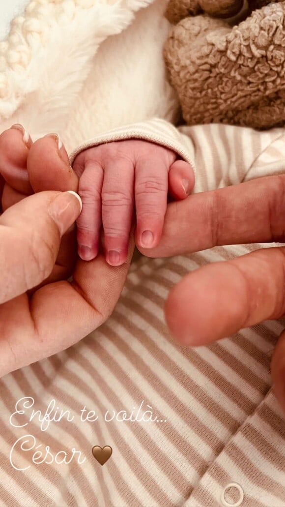 Sophie Tapie a dévoilé une photo du bébé, dévoilant son prénom : César