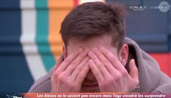 Et il s'est blessé
Julien de la "Star Academy" se blesse - quotidienne du 9 janvier 2024, sur TF1