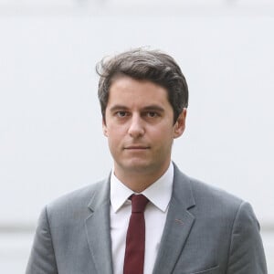 Si l'homosexualité du Premier ministre a été révélée malgré lui par l'avocat Juan Branco, alors que le politique de 34 ans était en couple avec Stéphane Séjourné, Sarah El Haïry, elle, a fait son coming out.
Gabriel Attal, ministre délégué, chargé des Comptes publics - Débat sur la motion de censure des députés Nupes et RN sur le budget 2023 et le financement de la Sécurité sociale à l'Assemblée Nationale à Paris le 24 octobre 2022. © Stéphane Lemouton / Bestimage