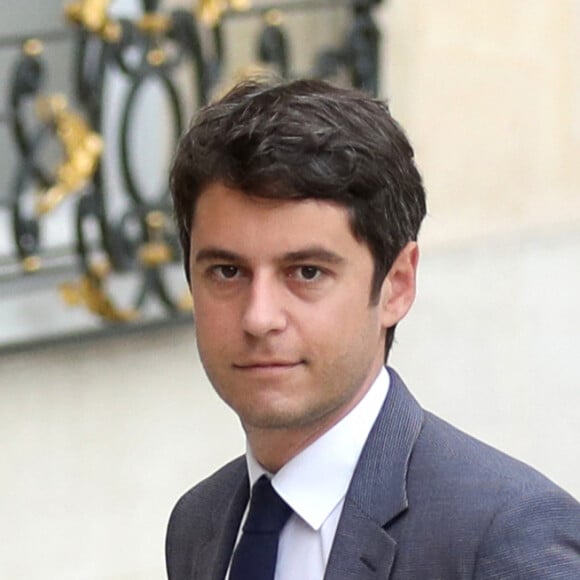 Gabriel Attal est le nouveau chef du gouvernement d'Emmanuel Macron. À 34 ans, le jeune macroniste a été nommé Premier ministre.
Gabriel Attal, ministre délégué chargé des Comptes publics arrive pour le premier conseil des ministres du gouvernement de la Première ministre, au palais de l'Elysée à Paris, © Stéphane Lemouton/Bestimage