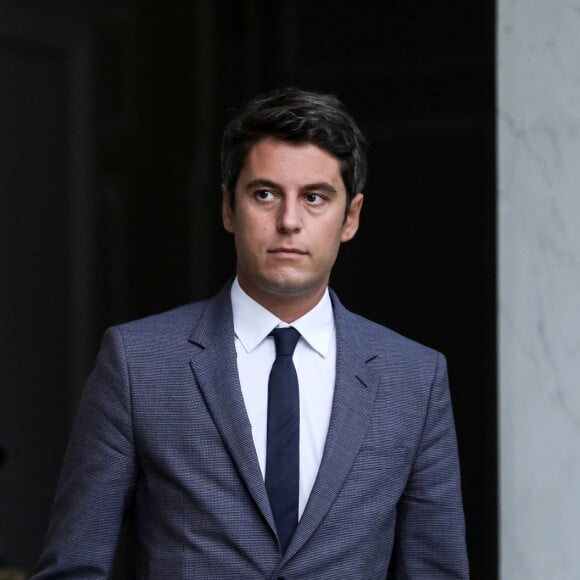 Gabriel Attal, ministre délégué aux Comptes publics à la sortie du conseil des ministres, au palais de l'Elysée, Paris, le 7 septembre 2022. © Stéphane Lemouton / Bestimage