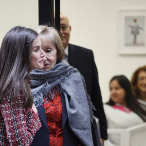 Elle portait, d'ailleurs, une tenue très symbolique.
La reine Letizia d'Espagne - Réunion avec les membres de l'Association pour la prévention, la réintégration et la prise en charge des femmes prostituées (APRAMP) à Madrid, le 9 janvier 2024.