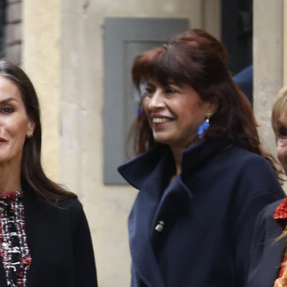 La reine Letizia d'Espagne - Réunion avec les membres de l'Association pour la prévention, la réintégration et la prise en charge des femmes prostituées (APRAMP) à Madrid, le 9 janvier 2024.