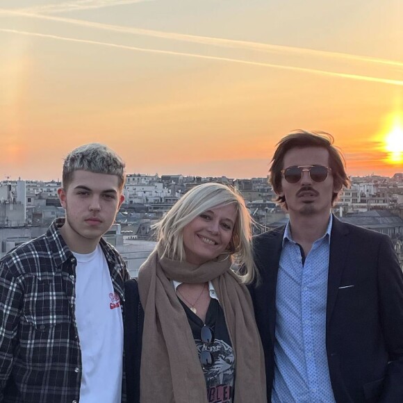 Flavie Flament avec ses fils Enzo et Antoine.