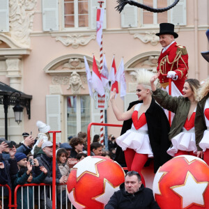 Illustration parade et artistes - La famille princière Monégasque lors de la Grande Parade du Cirque et de l'Open Air Circus Show pour fêter le Centenaire de la naissance du Prince Rainier III et les 50 ans du Festival International du Cirque de Monte-Carlo sur la place du palais princier le 13 janvier 2024. © Claudia Albuquerque / Bestimage 