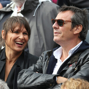 Jean-Luc Reichmann et sa femme Nathalie - People dans les tribunes des Internationaux de France de tennis de Roland Garros à Paris. Le 31 mai 2015.