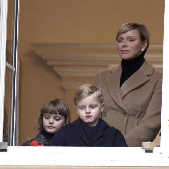 La princesse Charlene de Monaco et ses enfants le prince Jacques et la princesse Gabriella - Grande Parade du Cirque et de l'Open Air Circus Show pour fêter le Centenaire de la naissance du Prince Rainier III et les 50 ans du Festival International du Cirque de Monte-Carlo sur la place du palais princier. Le 13 janvier 2024. © Claudia Albuquerque / Bestimage