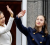 Le roi Frederik X et son épouse, la reine Mary, ont salué leur peuple depuis le balcon du palais Christiansborg, à Copenhague, avec leur quatre enfants.
La reine Mary de Danemark, la princesse Josephine de Danemark - Abdication de la reine Margrethe II de Danemark et intronisation du roi Frederik X au palais Christiansborg à Copenhague, Danemark le 14 Janvier 2024.