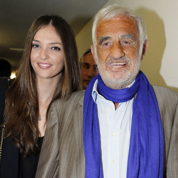 Voilà sans doute la plus mignonne des siestes câlines !
Exclusif - Jean-Paul Belmondo, sa petite-fille Annabelle - Concert de Johnny Hallyday au POPB de Bercy à Paris