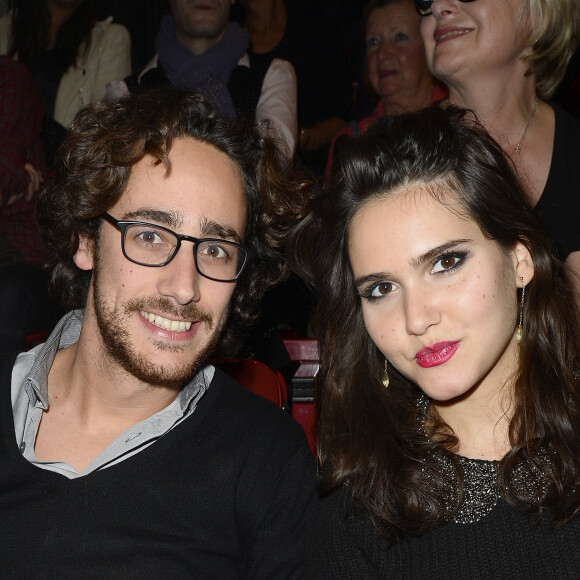 À cette époque, Joyce Jonathan est en couple avec Thomas Hollande, une relation scrutée par les médias. "J'entre dans un cycle de 'double vie' : quand je ne le vois pas, je m'affame ; quand je le vois, je me nourris à peu près normalement", fait-elle savoir.
Thomas Hollande et Joyce Jonathan - People au concert de Celine Dion au POPB de Paris, le 29 novembre 2013.