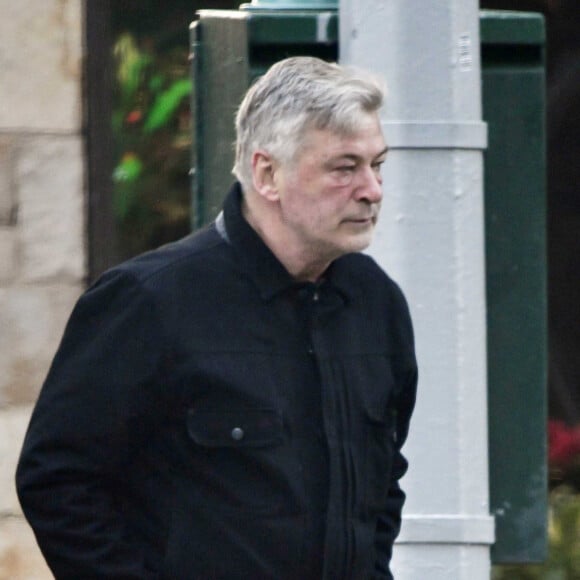 Alec Baldwin est à nouveau inquiété par la justice
Alec Baldwin dans les rues de New York