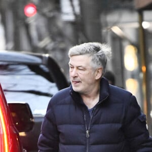 Alec Baldwin n'en a donc pas terminé avec cette affaire
Alec Baldwin dans les rues de New York