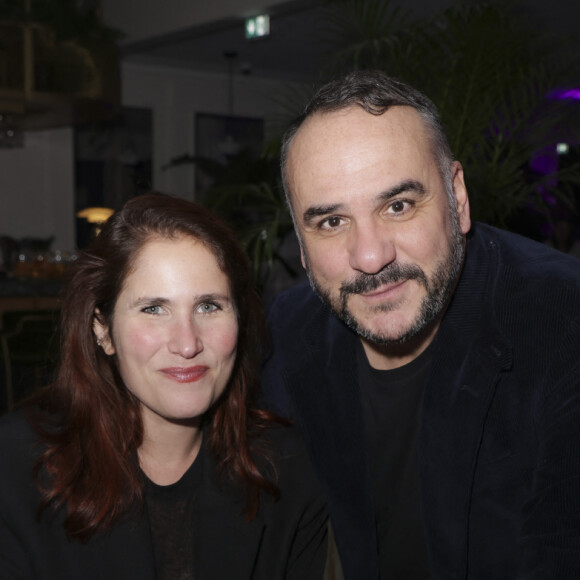 Exclusif - Joséphine Draï, François-Xavier Demaison - 7ème édition de la "Soirée patins" au restaurant de l'Hotel Kimpton, le Montecito, organisée par S.Sisley à Paris. Jeudi 18 janvier, dans l'enceinte du restaurant de l'hôtel Kimpton - St Honoré, Le Montecito, s'est déroulé la septième édition des " Soirées Patins ", un événement devenu incontournable à Paris depuis novembre dernier. Imaginé par S. Sisley, ce concept ambitieux rassemble célébrités, beautiful people et clients de l'hôtel, pour une soirée année 80-90 où il est possible de faire du patins sur les meilleurs hits de cette époque, tout en savourant un délicieux menu californien. Hier soir, de nombreuses célébrités étaient présentes pour profiter de l'événement; le rappeur Hamza était de la partie, l'humoriste et acteur FX. Demaison, le chanteur pop A. Simone accompagné de son ami F.Farinelli, l'actrice J. Draï, la danseuse C. Tran, les actrices L. Fogli et A. Seguillon, les superbes H. d'Esteve et O.Provost, la créatrice G. Constantini et le créateur N. Ouchenir ainsi que la célébre femme d'affaire R. Lacoste. Une soirée plus que réussie pour S. Sisley! La prochaine " Soirée Patins " se déroulera jeudi 25 janvier, donc dépêchez-vous de réserver, il reste peu de places. " Soirées Patins, tu roules ou t'en roules! "