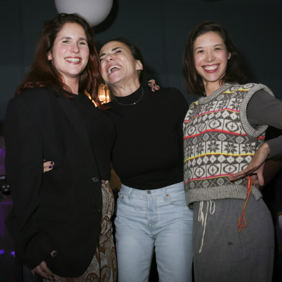 Exclusif - Joséphine Draï, Sandra Sisley, Claire Tran - 7ème édition de la "Soirée patins" au restaurant de l’Hotel Kimpton, le Montecito, organisée par S.Sisley à Paris. Jeudi 18 janvier, dans l’enceinte du restaurant de l’hôtel Kimpton - St Honoré, Le Montecito, s’est déroulé la septième édition des « Soirées Patins », un événement devenu incontournable à Paris depuis novembre dernier. Imaginé par S. Sisley, ce concept ambitieux rassemble célébrités, beautiful people et clients de l’hôtel, pour une soirée année 80-90 où il est possible de faire du patins sur les meilleurs hits de cette époque, tout en savourant un délicieux menu californien. Hier soir, de nombreuses célébrités étaient présentes pour profiter de l’événement; le rappeur Hamza était de la partie, l’humoriste et acteur FX. Demaison, le chanteur pop A. Simone accompagné de son ami F.Farinelli, l’actrice J. Draï, la danseuse C. Tran, les actrices L. Fogli et A. Seguillon, les superbes H. d’Esteve et O.Provost, la créatrice G. Constantini et le créateur N. Ouchenir ainsi que la célébre femme d’affaire R. Lacoste. Une soirée plus que réussie pour S. Sisley! La prochaine « Soirée Patins » se déroulera jeudi 25 janvier, donc dépêchez-vous de réserver, il reste peu de places. « Soirées Patins, tu roules ou t’en roules! »