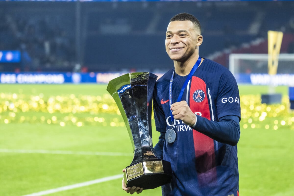 Photo Kylian Mbappé Trophée des Champions entre le PSG et Toulouse