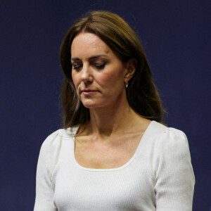 Kate Middleton a subi une opération au niveau de l'abdomen qui nécessite une longue convalescence
Catherine (Kate) Middleton, princesse de Galles, au centre sportif national de Bisham Abbey à Marlow, à l'occasion de la Journée mondiale de la Santé mentale
