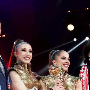 Clown D'or remis par le prince Albert II et la princesse Stephanie aux Kolev Sisters lors de la remise de prix de la 46ème édition du festival international du cirque de Monte-Carlo le 23 janvier 2024. © Jean-François Ottonello / Nice Matin via Bestimage 