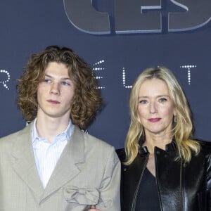 Samuel Kircher (habillé en Dior) et Léa Drucker (habillée Louis Vuitton et bijoux Stone Paris) au photocall du dîner César Révélations 2024 à L'Élysée Montmartre à Paris le 15 janvier 2024. © Olivier Borde / Bestimage 