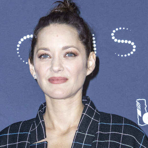 Marion Cotillard au photocall du dîner César Révélations 2024 à L'Élysée Montmartre à Paris le 15 janvier 2024. © Olivier Borde / Bestimage 