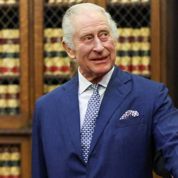 Notamment pour Charles III.
Info - Le roi Charles III d'Angleterre, hospitalisé la semaine prochaine en raison d'une hypertrophie "bénigne" de la prostate - le roi Charles III visite les cours royales de justice du centre de Londres pour célébrer le travail du Service des cours et tribunaux de sa Majesté avec le personnel et les bénévoles des cours royales de justice. Le Roi entendra parler du travail des magistrats bénévoles qui ont soutenu le système judiciaire et du travail de sensibilisation entrepris par les juges et magistrats de la diversité et des relations communautaires. Date de la photo : jeudi 14 décembre 2023. 