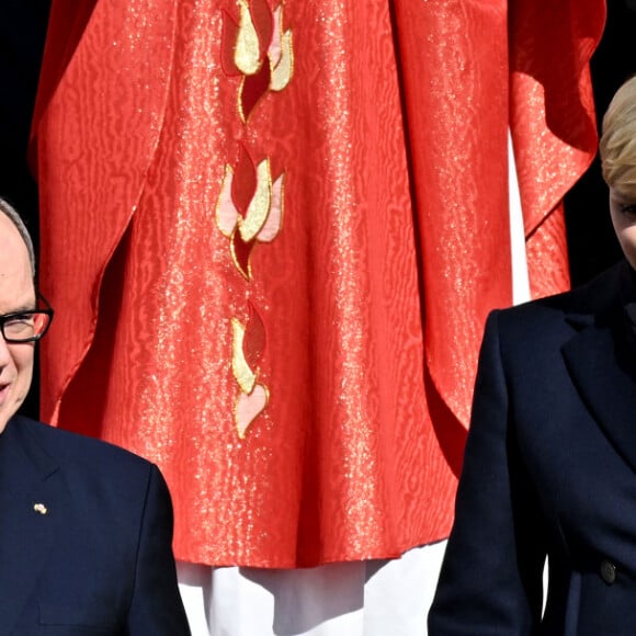 Le prince Albert II de Monaco et son épouse la princesse Charlene - Sortie de la messe pontificale lors de la célébration de la Sainte Dévote, sainte patronne de Monaco, le 27 janvier 2024. © Bruno Bebert / Bestimage