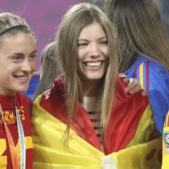 Et la plus petite Sofia.
La reine Letizia d'Espagne et sa fille la princesse Sofia assistent à la finale de la Coupe du monde féminine de la FIFA au Stadium Australia à Sydney, Australie, le 20 août 2023. 