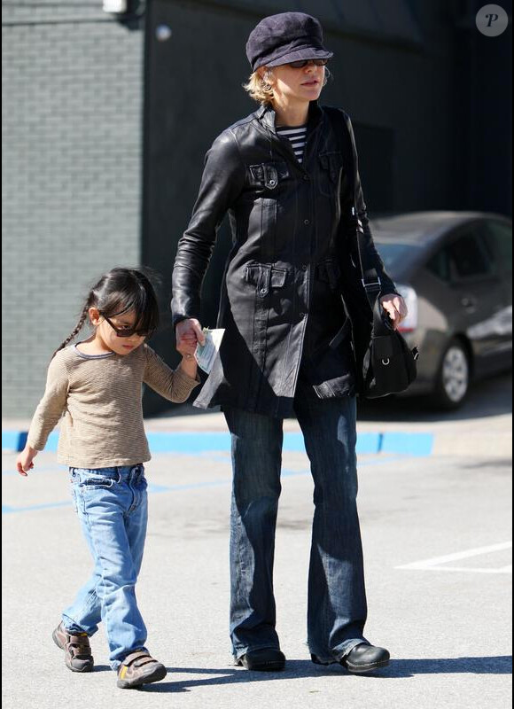 Meg Ryan et sa fille Daisy True dans les rues de Brentwood le 14 mars 2010