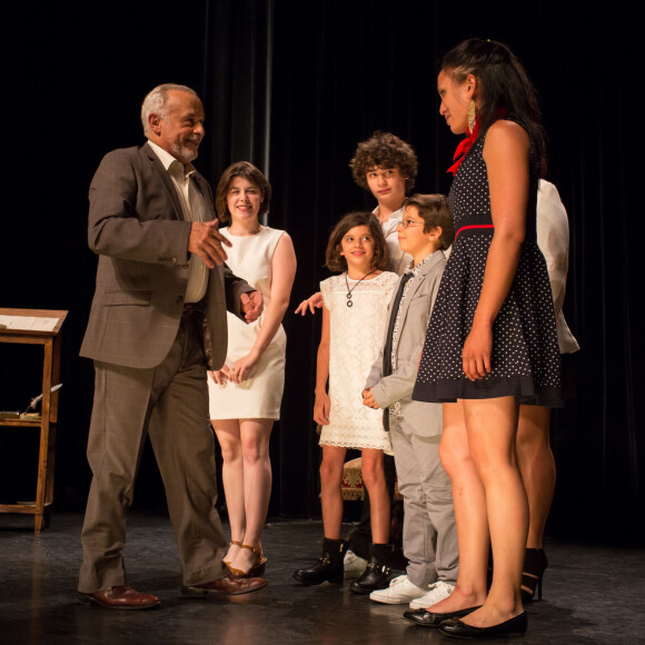 Exclusif - Francis Perrin fête ses 50 ans de carrière et revient sur scène pour une soirée spéciale avec "Molière malgré Moi" au théâtre de la Gaîté-Montparnasse à Paris le 18 juin 2016 entouré de sa famille et ses amis. © Romuald Meigneux / Bestimage